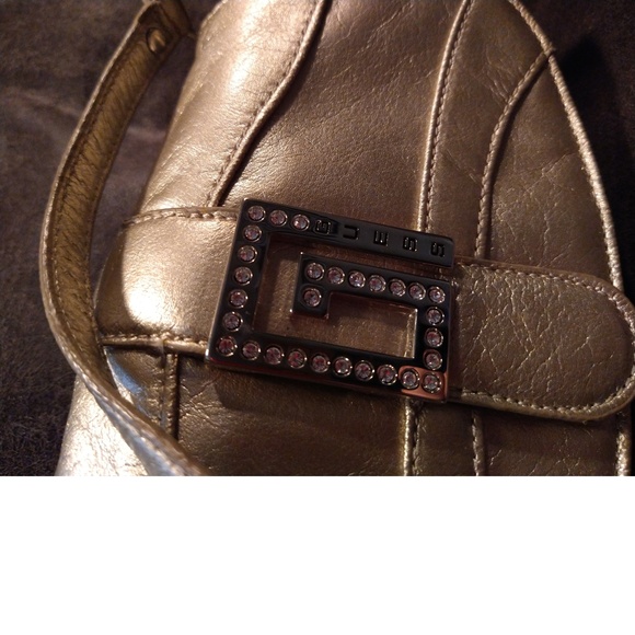 GUESS SMALL GOLD PURSE - SOME RHINESTONES - Picture 3 of 7